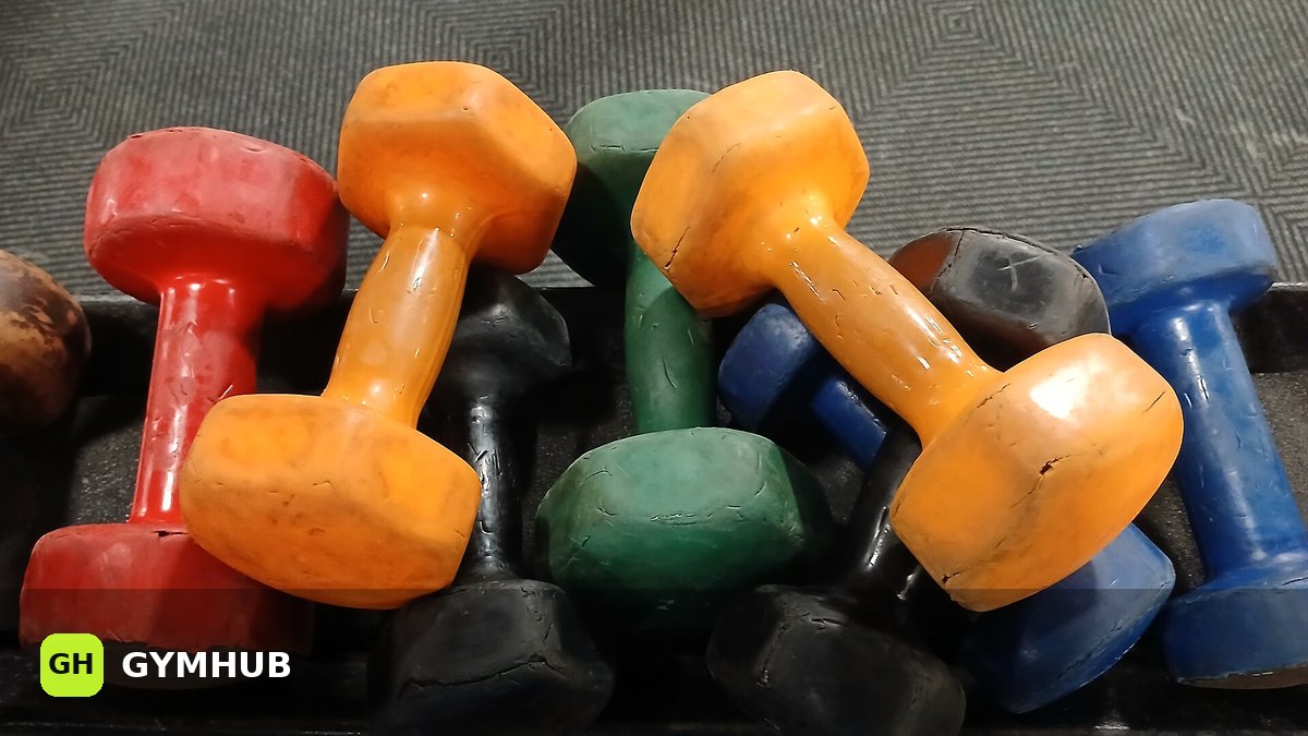Skull Crushers: Proper Technique, Common Mistakes, and Who They Suit